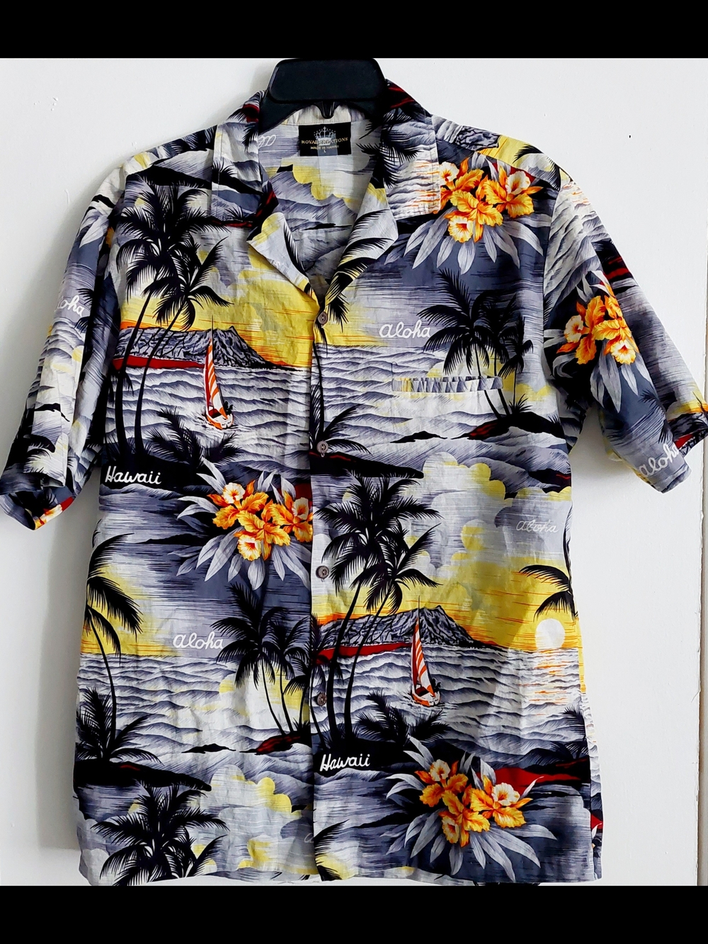 Royal Creations Men's Hawaiian Short Sleeve Button-Down Shirt